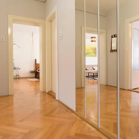 Sunshine Apartment